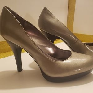 3/$15 Alfani Silver Stormy Gray Platform 7.5 Pump Heel